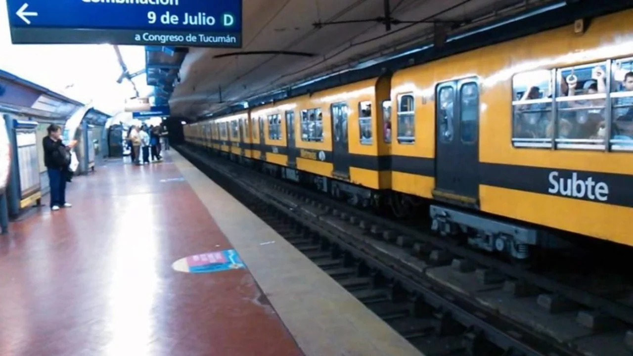 Apareció el video del violento ataque con cuchillo en la línea C del subte