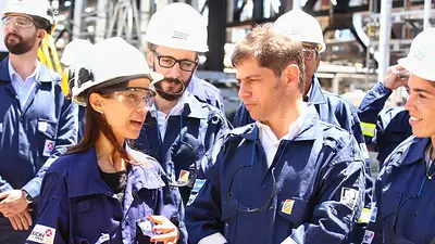 Kicillof visitó una refinería, se reunió con Bulgheroni y respaldó a la industria petrolera Kicillof visitó una refinería, se reunió con Bulgheroni y respaldó a la industria petrolera