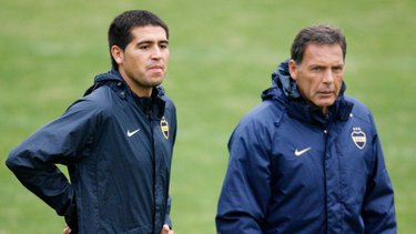 La "mano dura" de Russo y Riquelme para el plantel de Boca