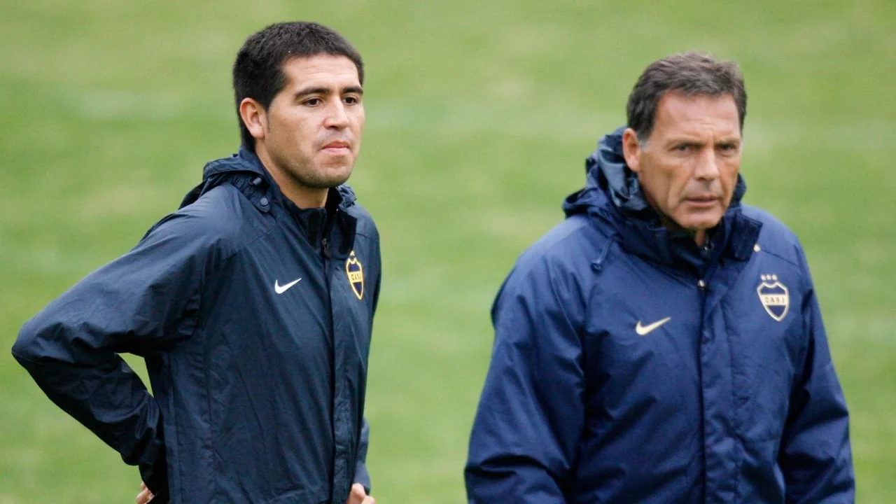 Multas y pesajes constantes: un jugador reveló la "mano dura" de Russo y Riquelme para el plantel de Boca