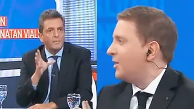 Sergio Massa dejó al descubierto a Jonatan Viale en un tenso cruce: "No me corras con eso" Sergio Massa dejó al descubierto a Jonatan Viale en un tenso cruce: "No me corras con eso"