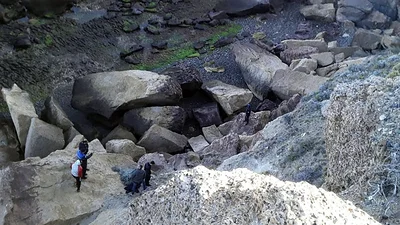 Crimen en Puerto Deseado: tiraron por un acantilado a un niño de 4 años y violaron a su madre Crimen en Puerto Deseado: tiraron por un acantilado a un niño de 4 años y violaron a su madre