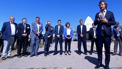 Santiago Cafiero participó del embarque del satélite Saocom1B en Río Negro Santiago Cafiero participó del embarque del satélite Saocom1B en Río Negro