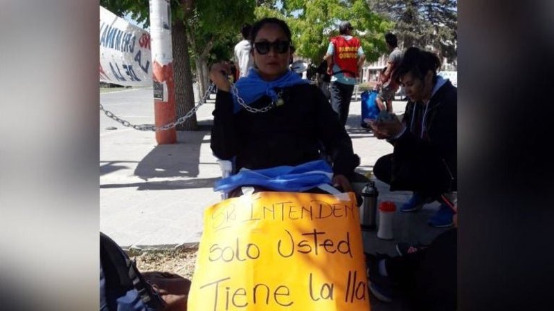 Denuncian que echaron a 48 trabajadores municipales de Zapala