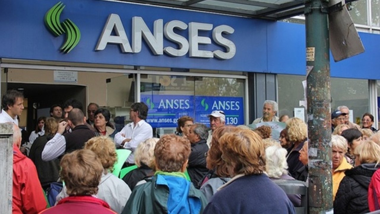 Cuándo cobro jubilados y pensionados: la ANSES estableció el calendario de pagos para marzo, abril y mayo 