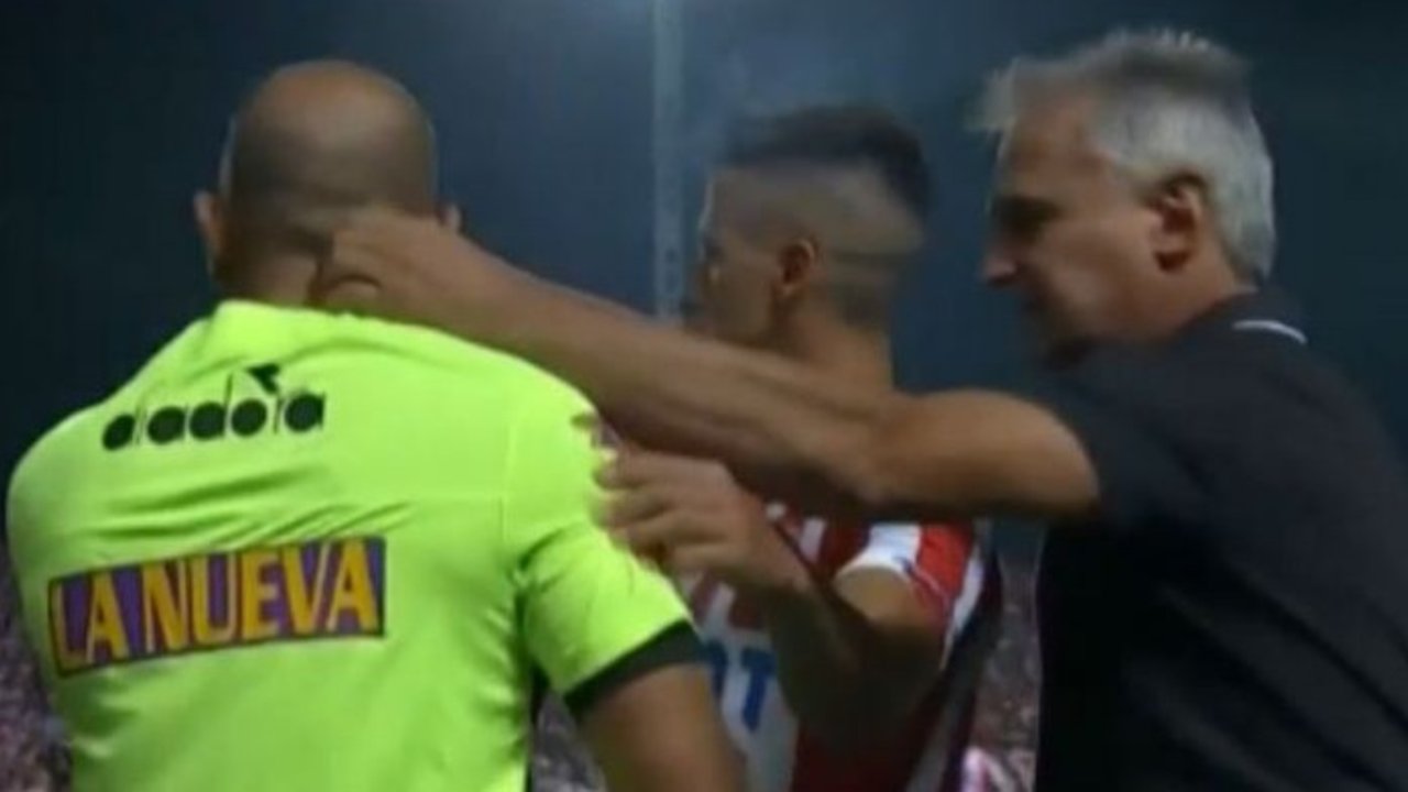 Confirmado: la insólita sanción para Leonardo Madelon, técnico de Unión que agarró del cuello a un árbitro para pelear