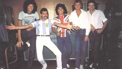 Se cumplen 39 años de la gira que trajo a la mítica Queen a Argentina: Maradona y China Zorrilla vibraron junto al legendario Freddie Mercury Se cumplen 39 años de la gira que trajo a la mítica Queen a Argentina: Maradona y China Zorrilla vibraron junto al legendario Freddie Mercury