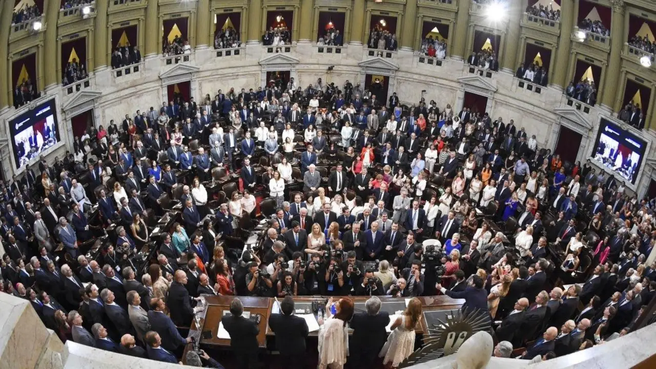 Un Congreso caliente recibe a Alberto Fernández para un año legislativo clave