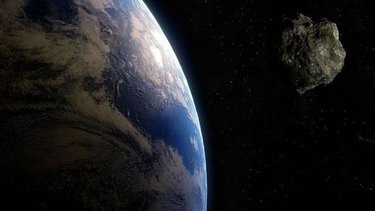 El asteroide 18 Melpomene se acerca a la Tierra: ¿es peligroso?