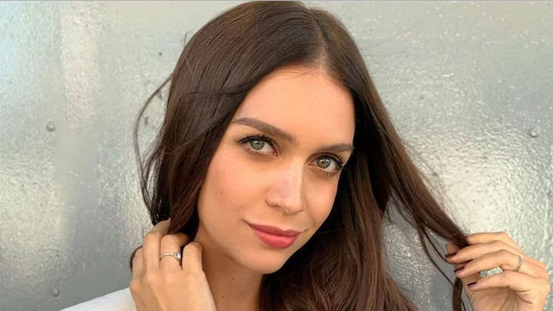 Zaira Nara 