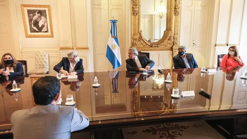 En medio del debate por los salarios, Alberto Fernández recibió a Moyano