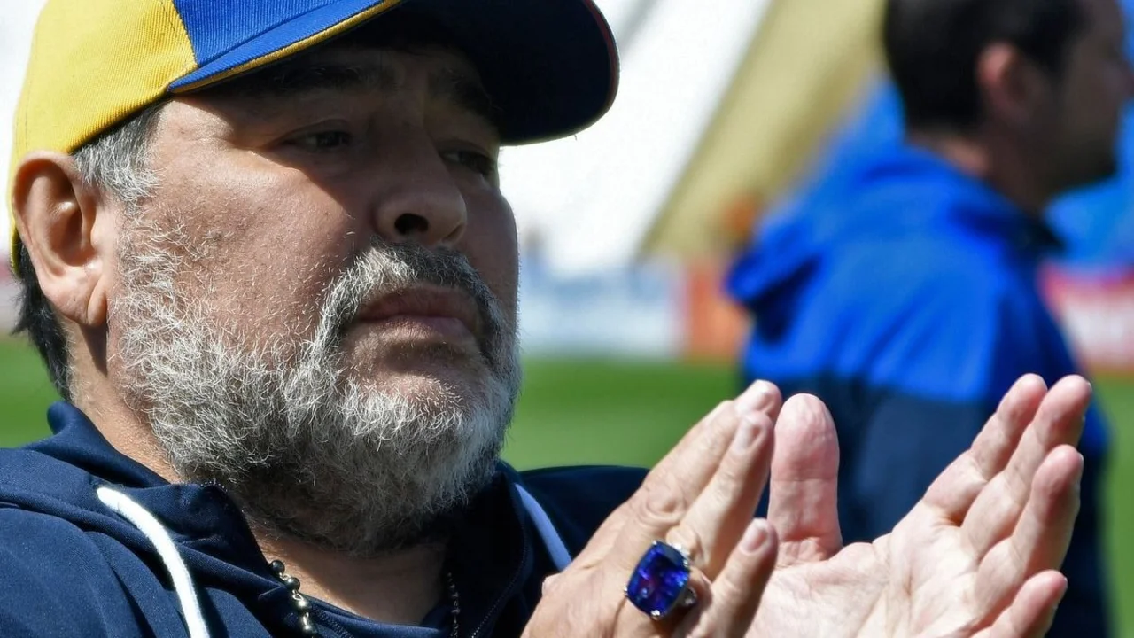 Gianinna se quedó con el anillo de 300 mil dólares de Maradona