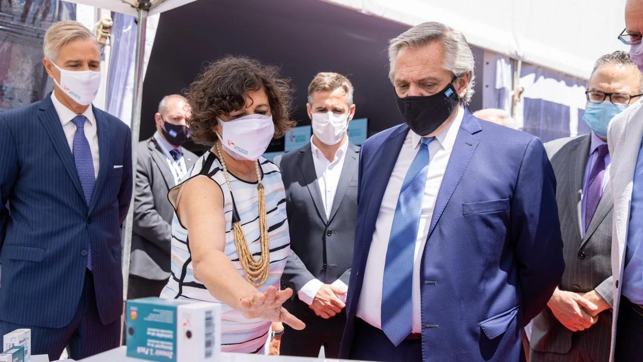 Alberto Fernández visitó un laboratorio que promete invertir U$S 80 millones