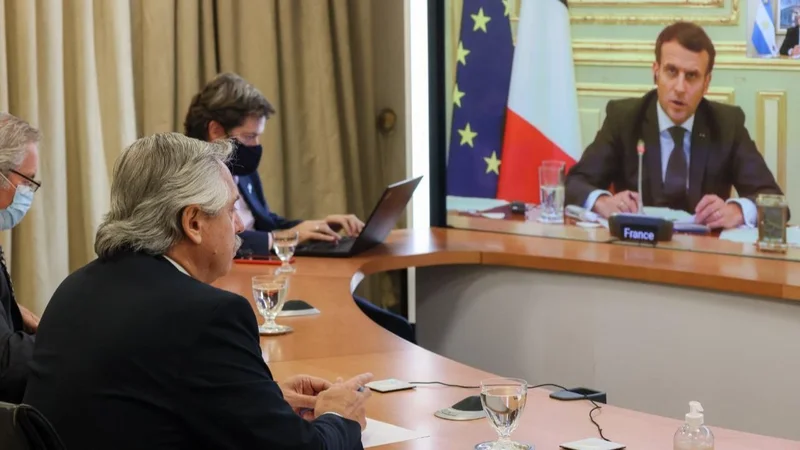 Alberto Fernández recibió el apoyo Emmanuel Macron para negociar con el FMI