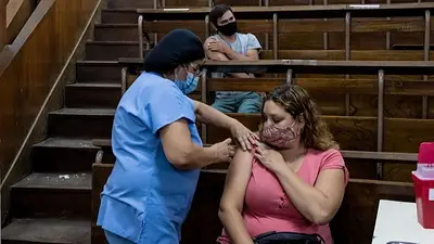 Un laboratorio argentino fabricará la vacuna contra el coronavirus Sputnik V Un laboratorio argentino fabricará la vacuna contra el coronavirus Sputnik V