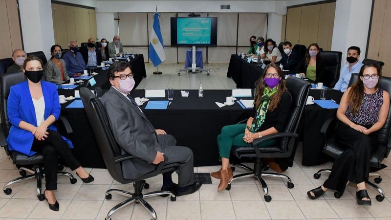 Debate por las tareas de cuidado remuneradas y no remuneradas