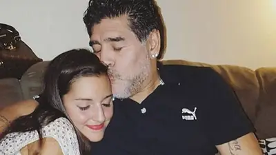 "Infinitamente enamorada": el emotivo video de Jana con Diego Maradona cantando Luis Miguel "Infinitamente enamorada": el emotivo video de Jana con Diego Maradona cantando Luis Miguel