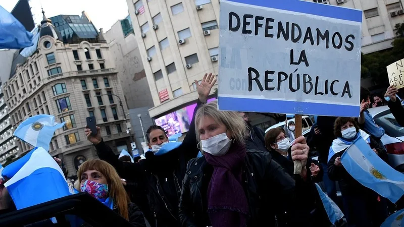 De totalitarismos y republicanismos