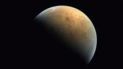 La sonda de Emiratos Árabes llegó a Marte y mandó su primera foto La sonda de Emiratos Árabes llegó a Marte y mandó su primera foto