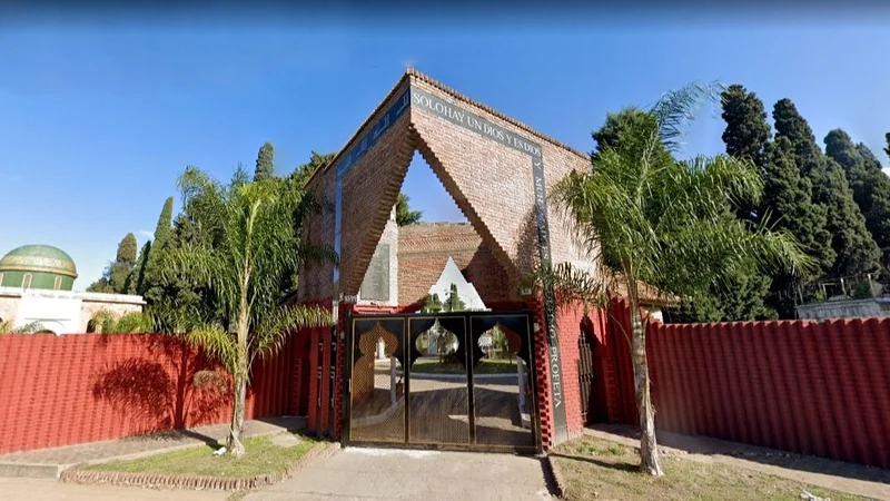 Los restos de Carlos Menem fueron sepultados en el cementerio de La Tablada