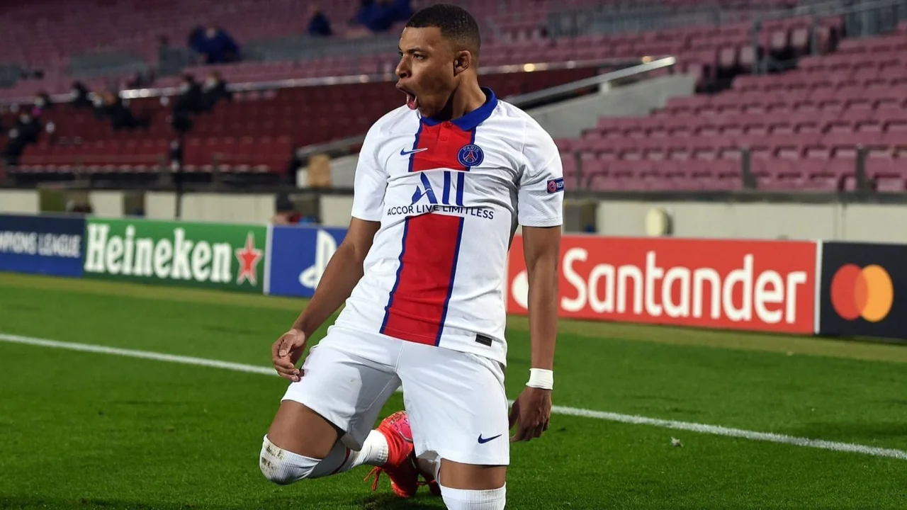 Paris Saint Germain estaría dispuesto a vender a Mbappé recién a fin de año