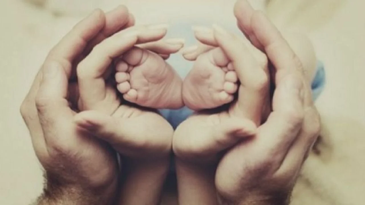 Presentan un proyecto de ley para extender licencias por paternidad a 30 días