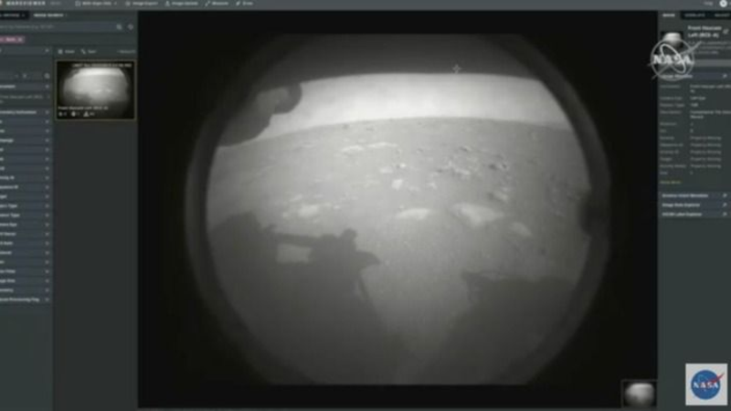 La primera imagen de Marte que compartió Perseverance.