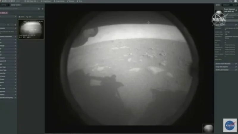 La primera imagen de Marte que compartió Perseverance.