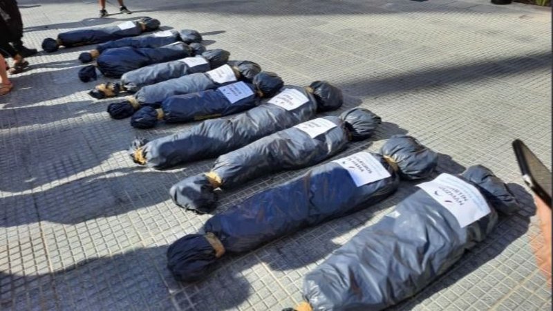 Poca gente y mucha violencia en la marcha opositora