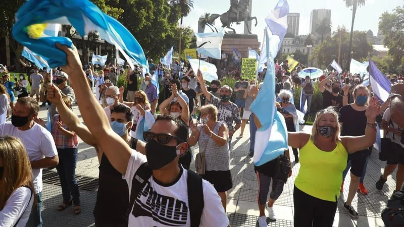 El insólito canto que se escuchó en la marcha contra el Gobierno