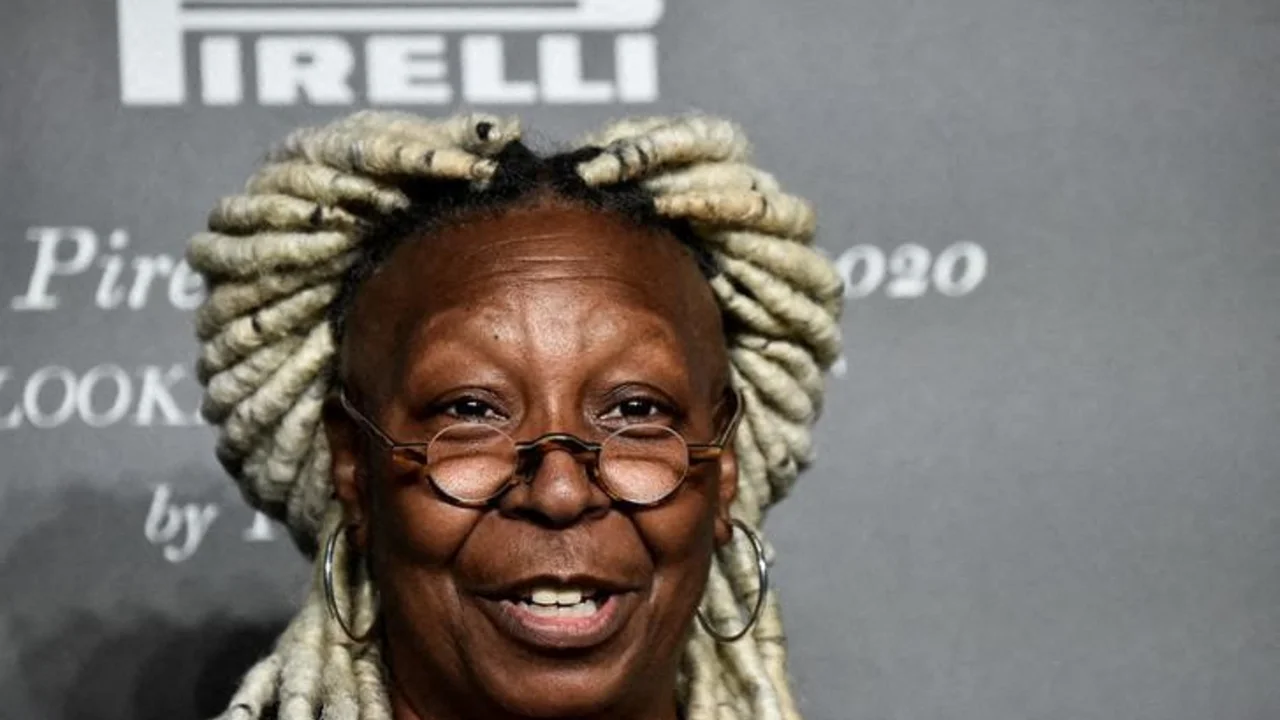 Whoopi Goldberg se disculpa por decir que el Holocausto no tuvo que ver con la raza