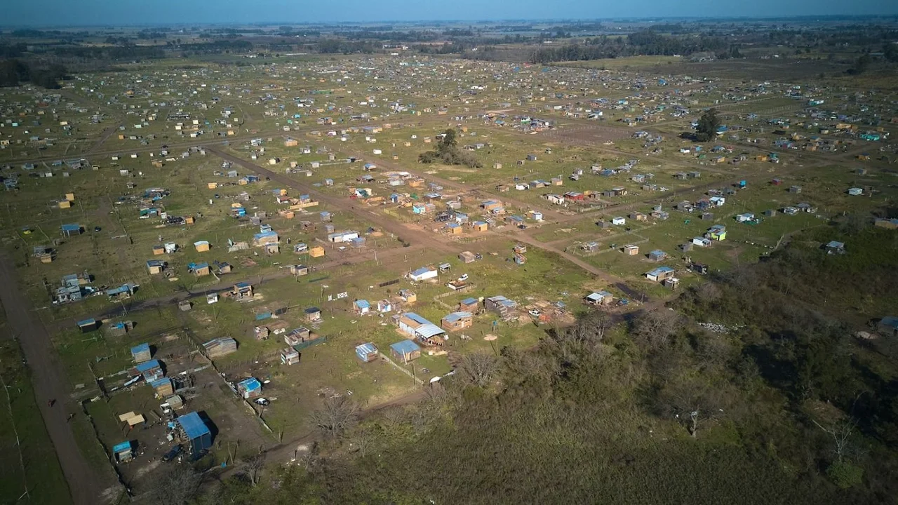 Toma de Tierras en La Plata: falta de planificación y una política expulsiva avalada por Garro