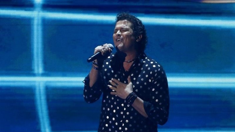 Colombiano Carlos Vives rinde homenaje a Shakira con "Currambera"