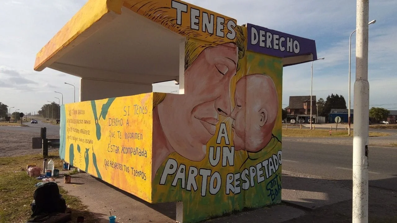 Crean corredor artístico sobre una ruta nacional para prevenir la violencia de género