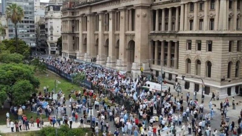 Tras el fiasco, JxC busca despegarse de la magra marcha pro Corte Suprema