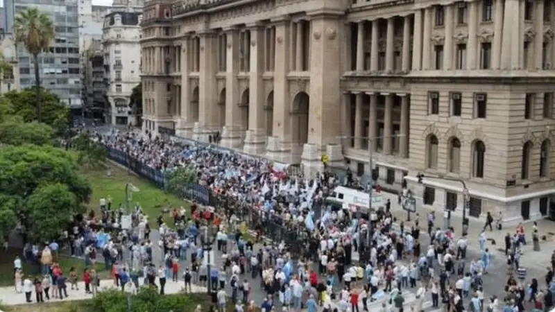 Tras el fiasco, JxC busca despegarse de la magra marcha pro Corte Suprema