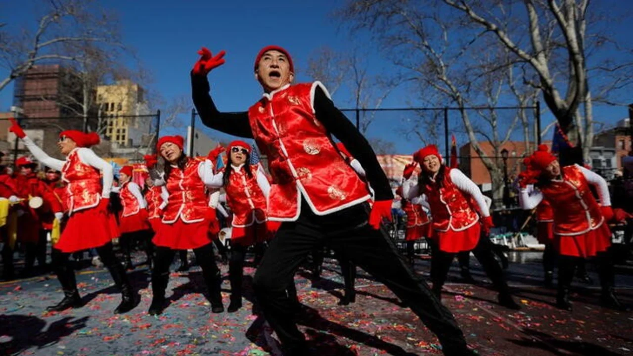 El barrio chino de Nueva York, duramente afectado por la pandemia, tiene esperanzas en el nuevo año