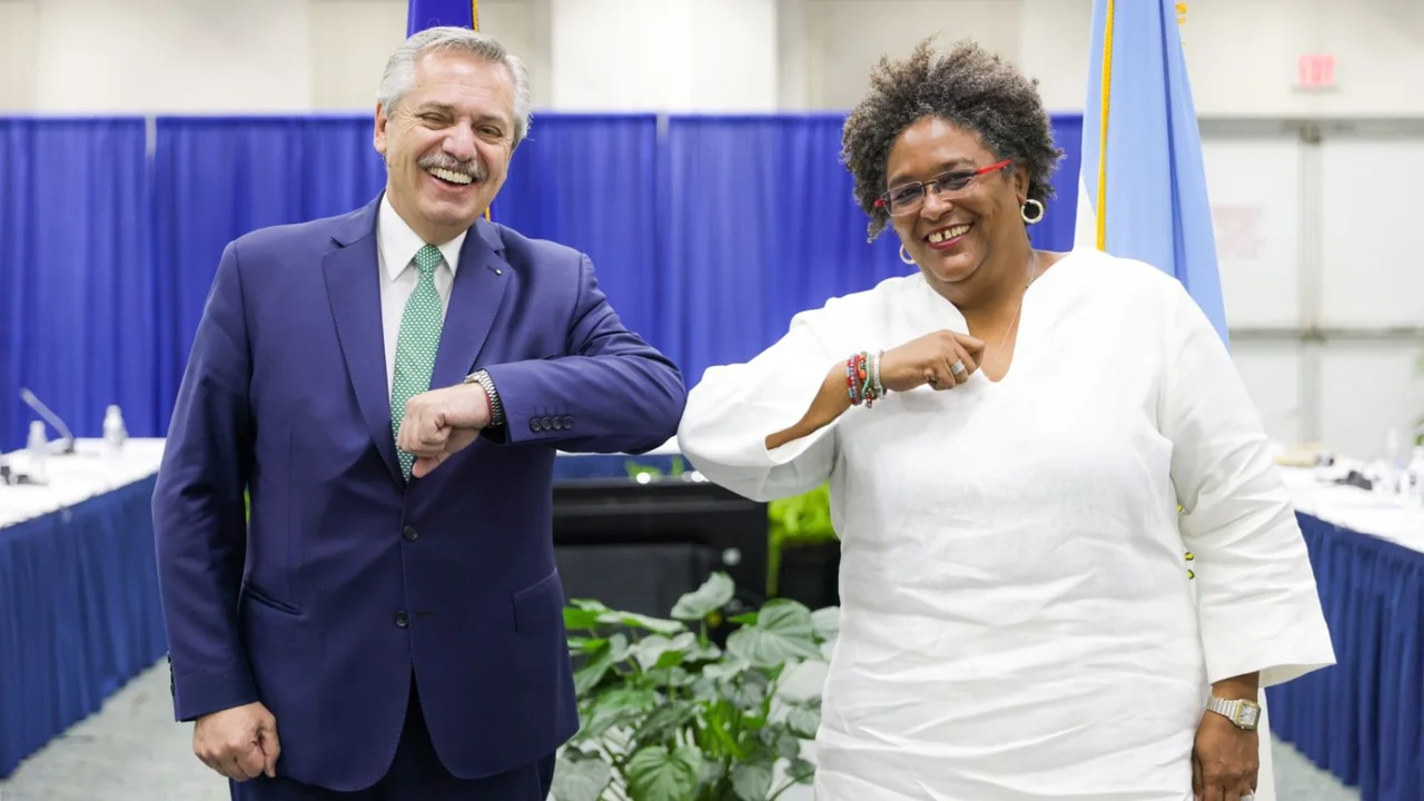 Alberto Fernández se reunió con Mia Mottley con el FMI y Malvinas en agenda 
