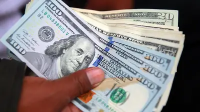 dólar dólar