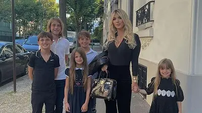 Wanda Nara y sus cinco hijos. Wanda Nara y sus cinco hijos.