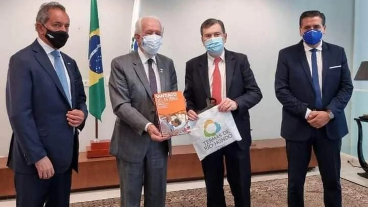 Daniel Scioli y el gobernador Gerardo Zamora se reunieron con empresarios en Brasil