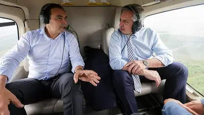 Alberto Fernández llegó a Corrientes y ya recorre las áreas incendiadas Alberto Fernández llegó a Corrientes y ya recorre las áreas incendiadas