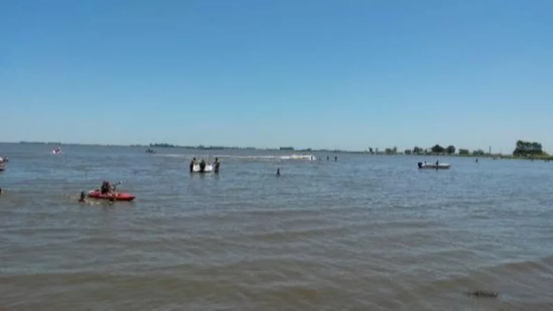 Alerta por riesgo de intoxicación con cianobacterias en la laguna de Gómez