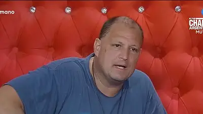 Gran Hermano complicó a Ariel con un particular pedido. Gran Hermano complicó a Ariel con un particular pedido.