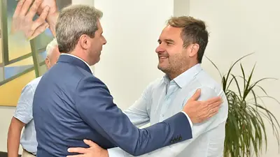 Maggiotti se reunió con Uñac para aprobar la construcción de más viviendas en San Juan Maggiotti se reunió con Uñac para aprobar la construcción de más viviendas en San Juan