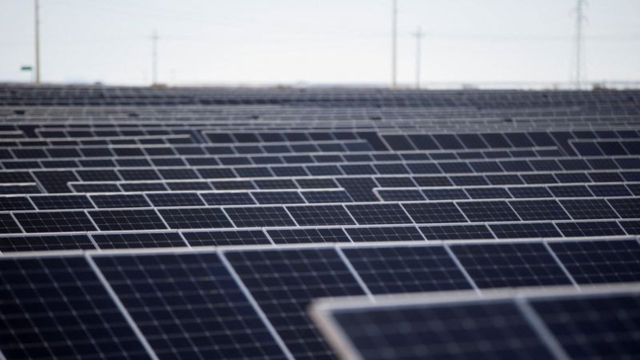Con la implantación de paneles solares, Formosa inyectará energía al sistema nacional