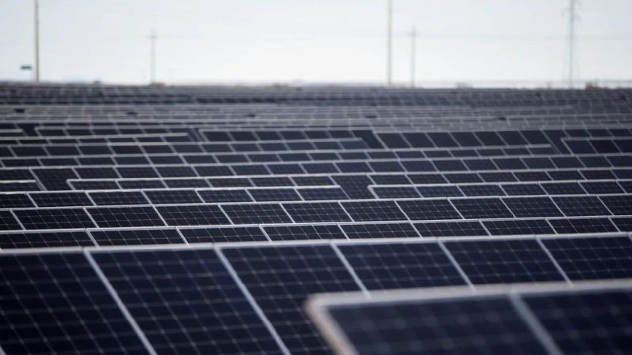 Con la implantación de paneles solares, Formosa inyectará energía al sistema nacional