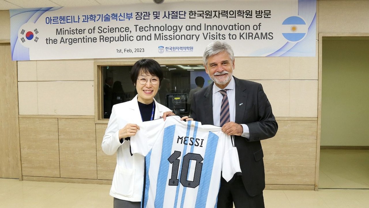 Filmus viajó a Corea del Sur para conseguir acuerdos en materia científica y tecnológica