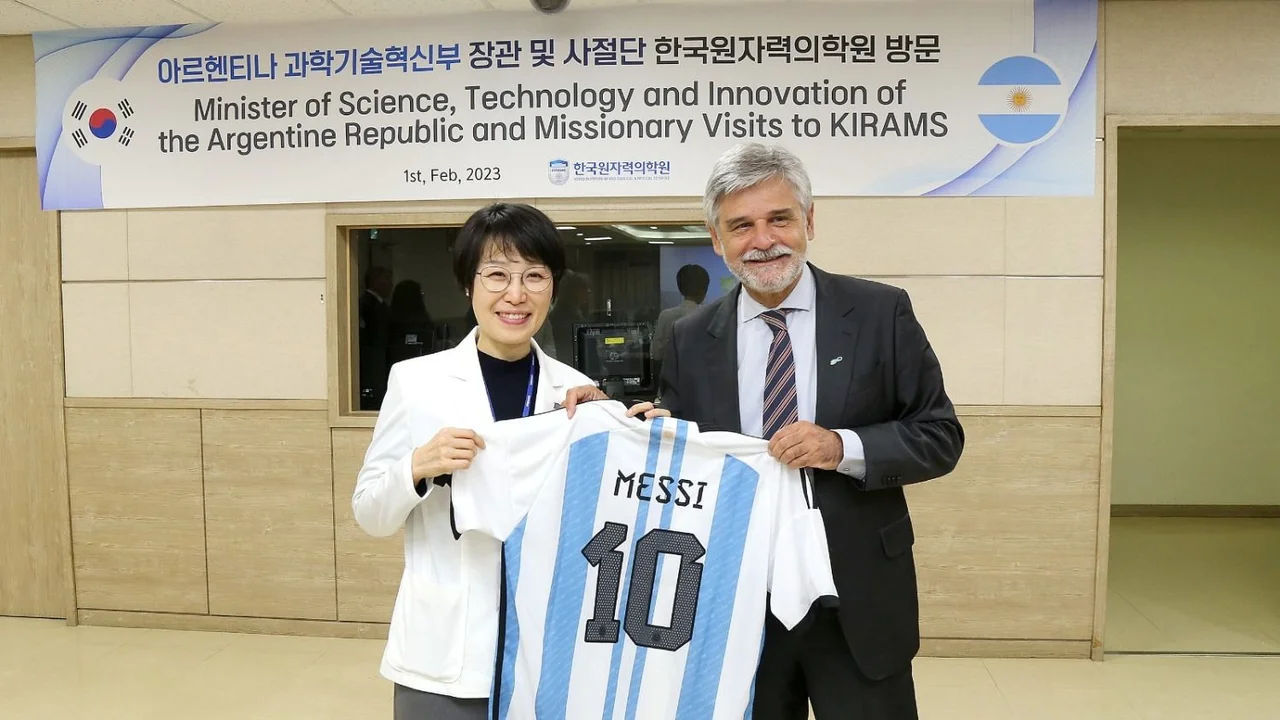 Filmus viajó a Corea del Sur para conseguir acuerdos en materia científica y tecnológica