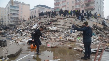 Terremoto en Turquía: más de 3.600 muertos y 12.000 heridos